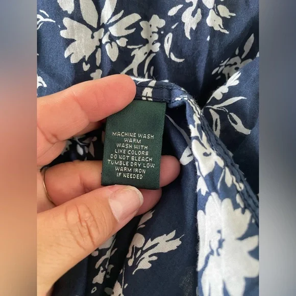 Lauren Ralph Lauren Women's Button Up  Blouse Sz M Blue/White Floral 3/4 Sleeves - Picture 3 of 4